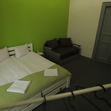 Family Hostel Lviv Buitenkant foto