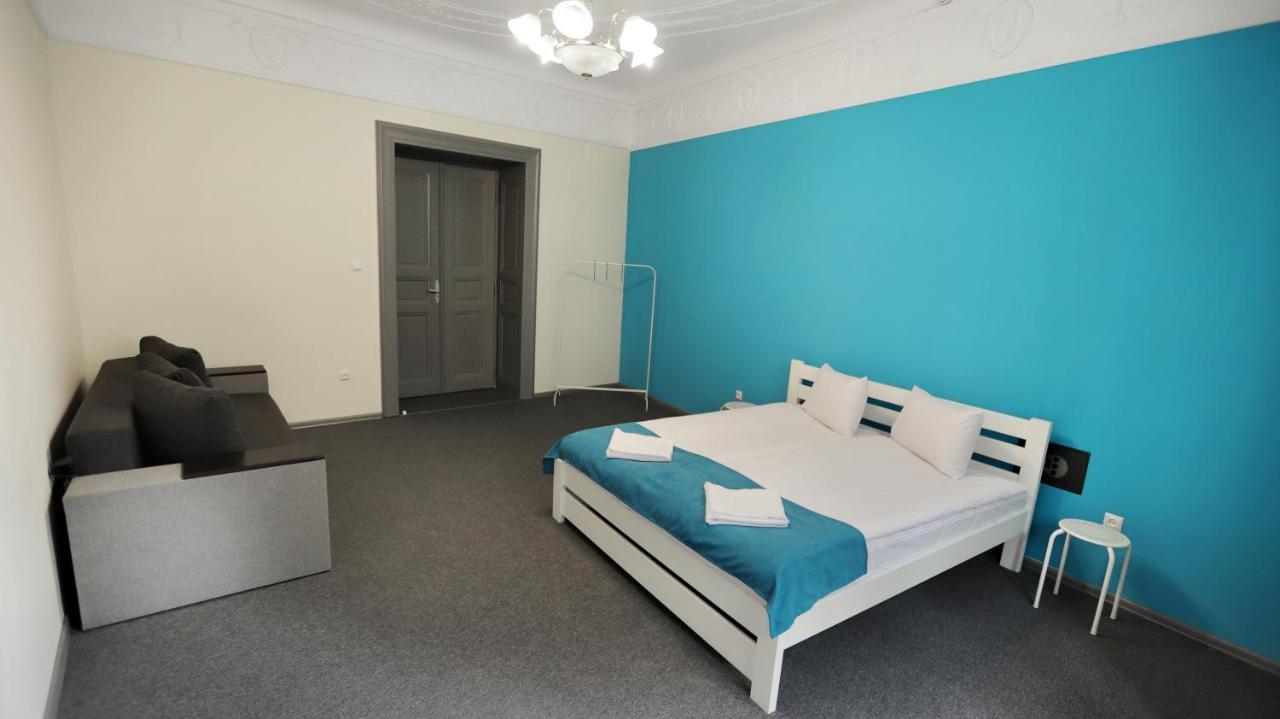 Family Hostel Lviv Buitenkant foto