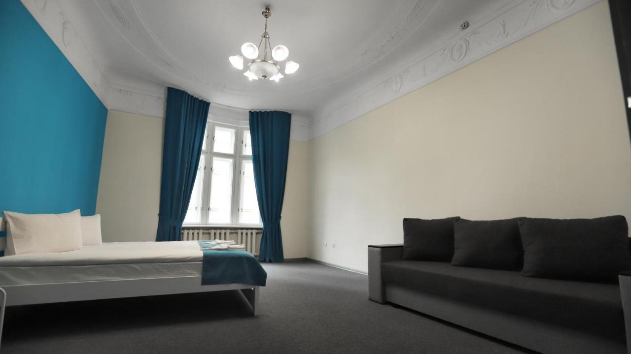 Family Hostel Lviv Buitenkant foto